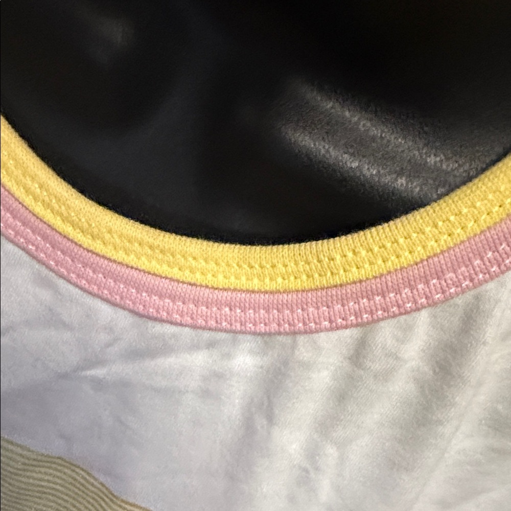 Levi's White Tee with Pastel Accents - Picture 4 of 5